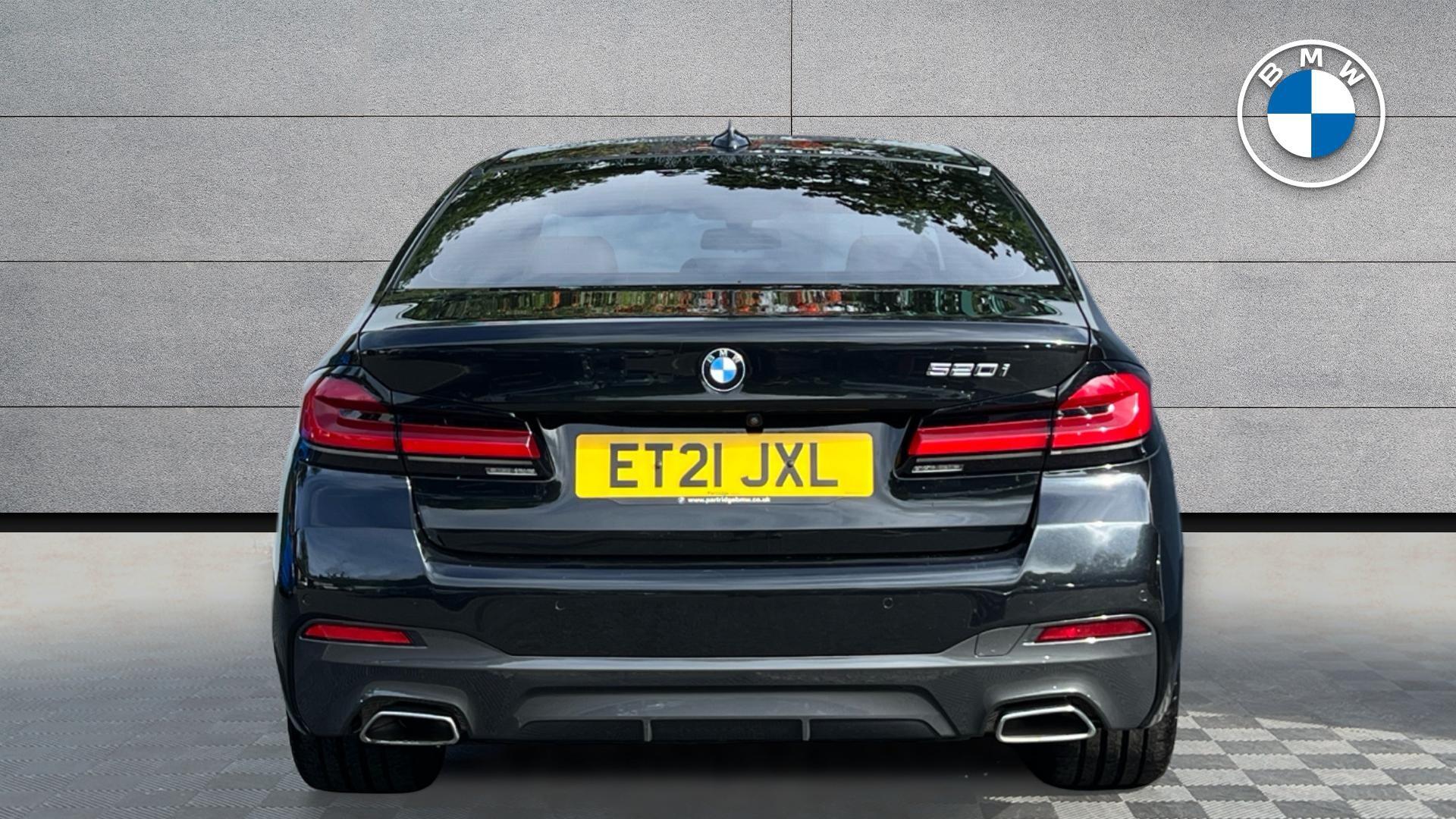 BMW 5 Series view 15
