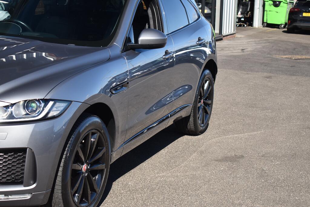Jaguar F-Pace view 24