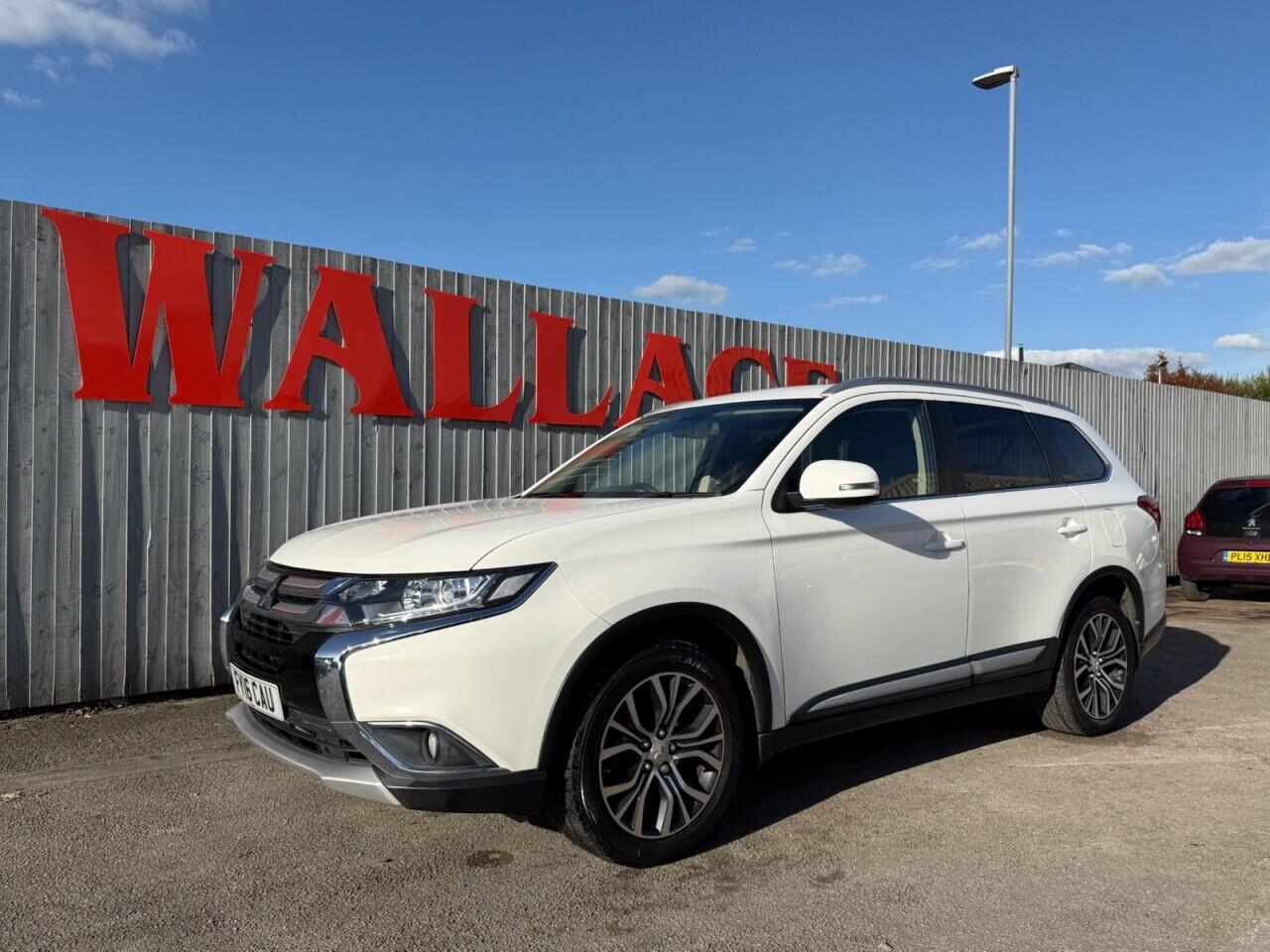 Mitsubishi Outlander view 8