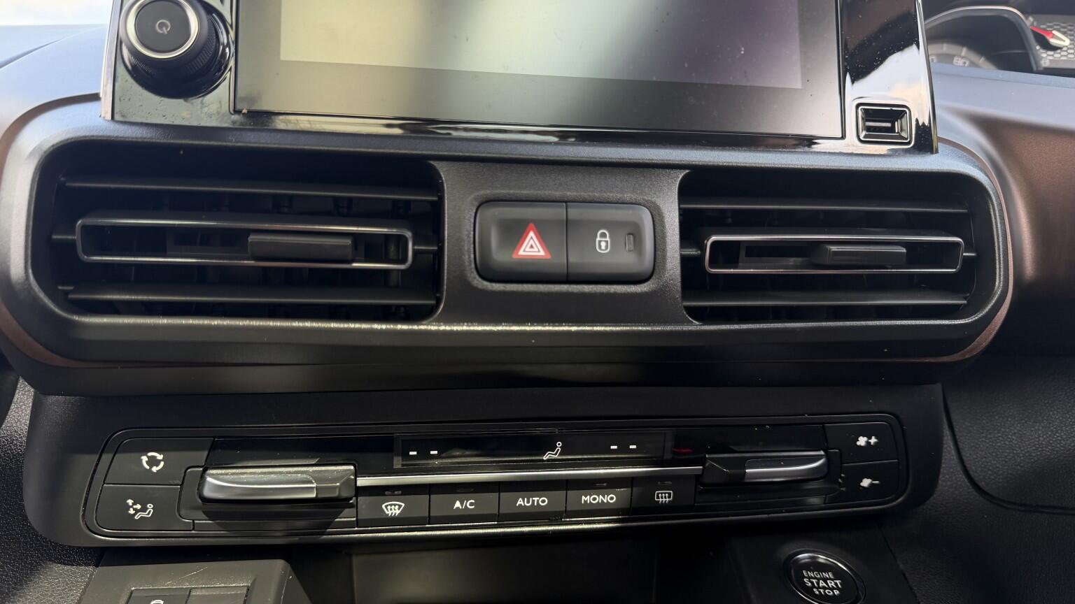 Peugeot Rifter view 43