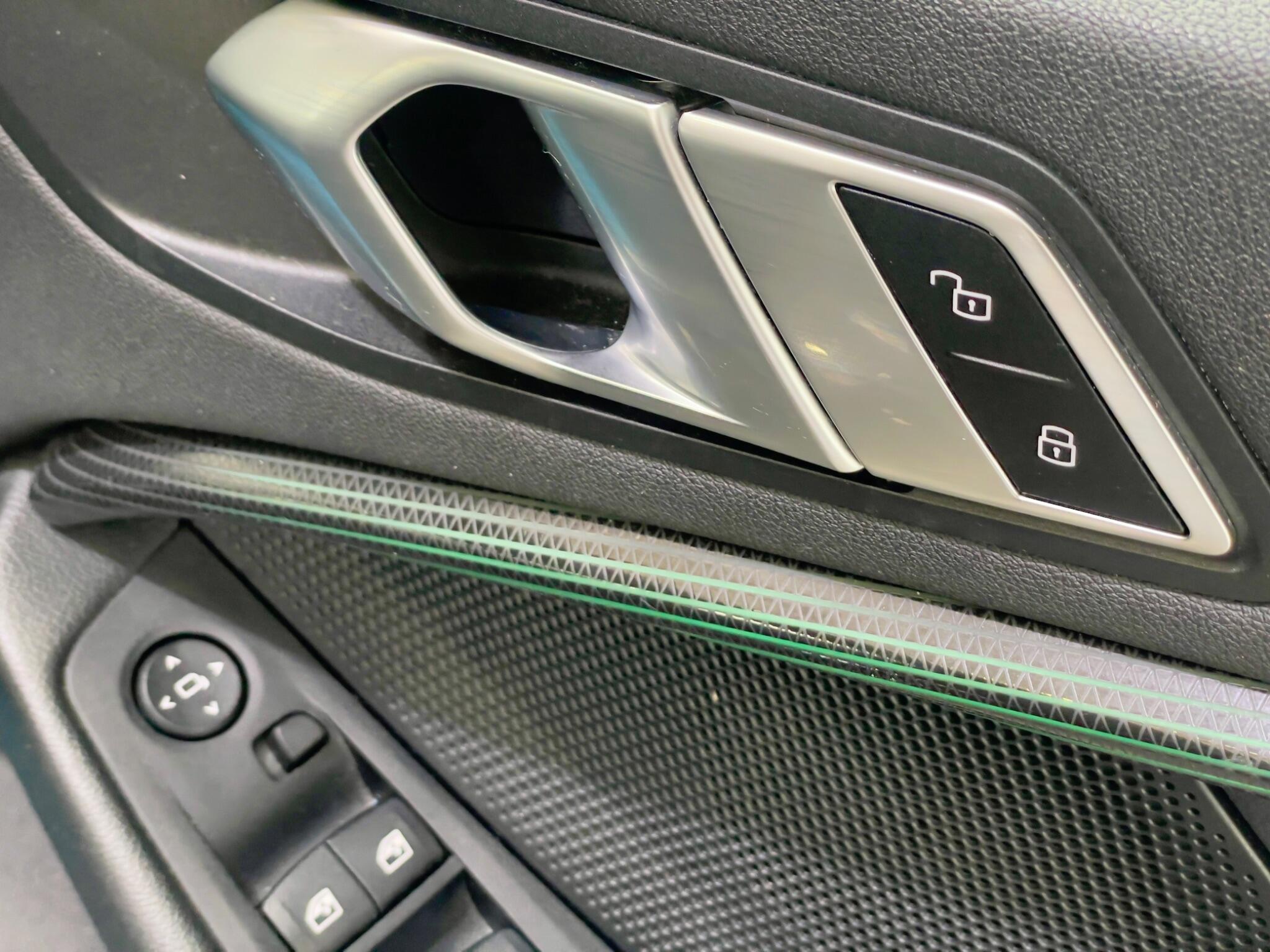 BMW 1 Series view 32