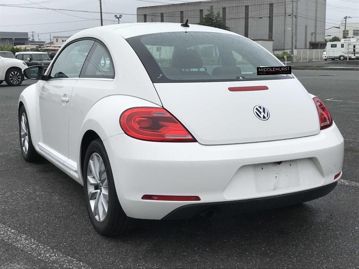 Volkswagen Beetle view 6