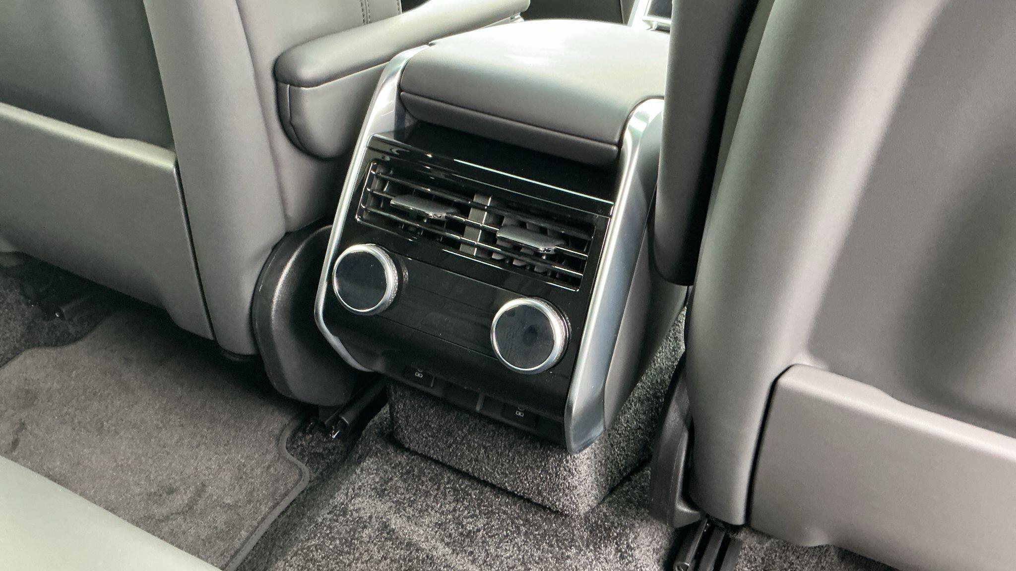 Land Rover Range Rover view 18