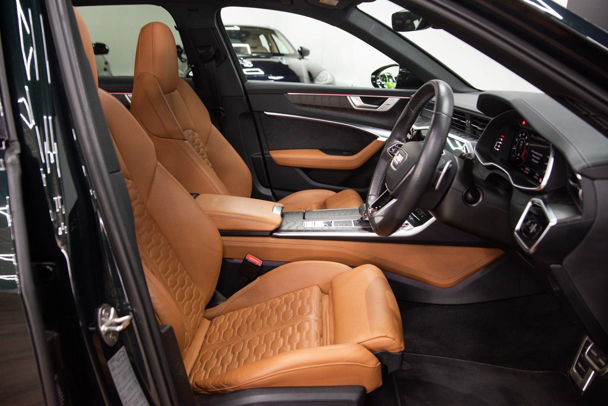 Audi RS6 view 32