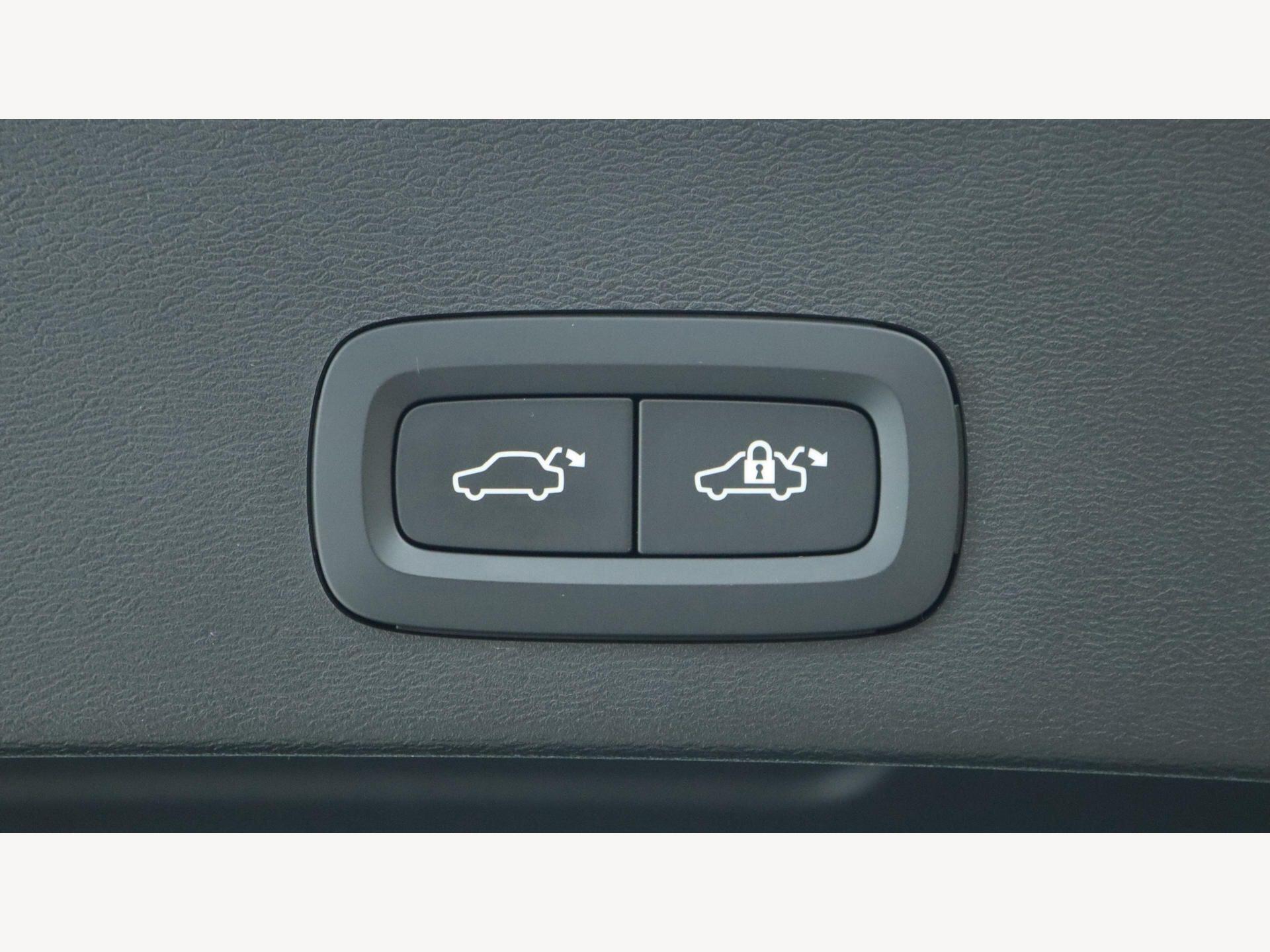 Volvo XC40 view 32