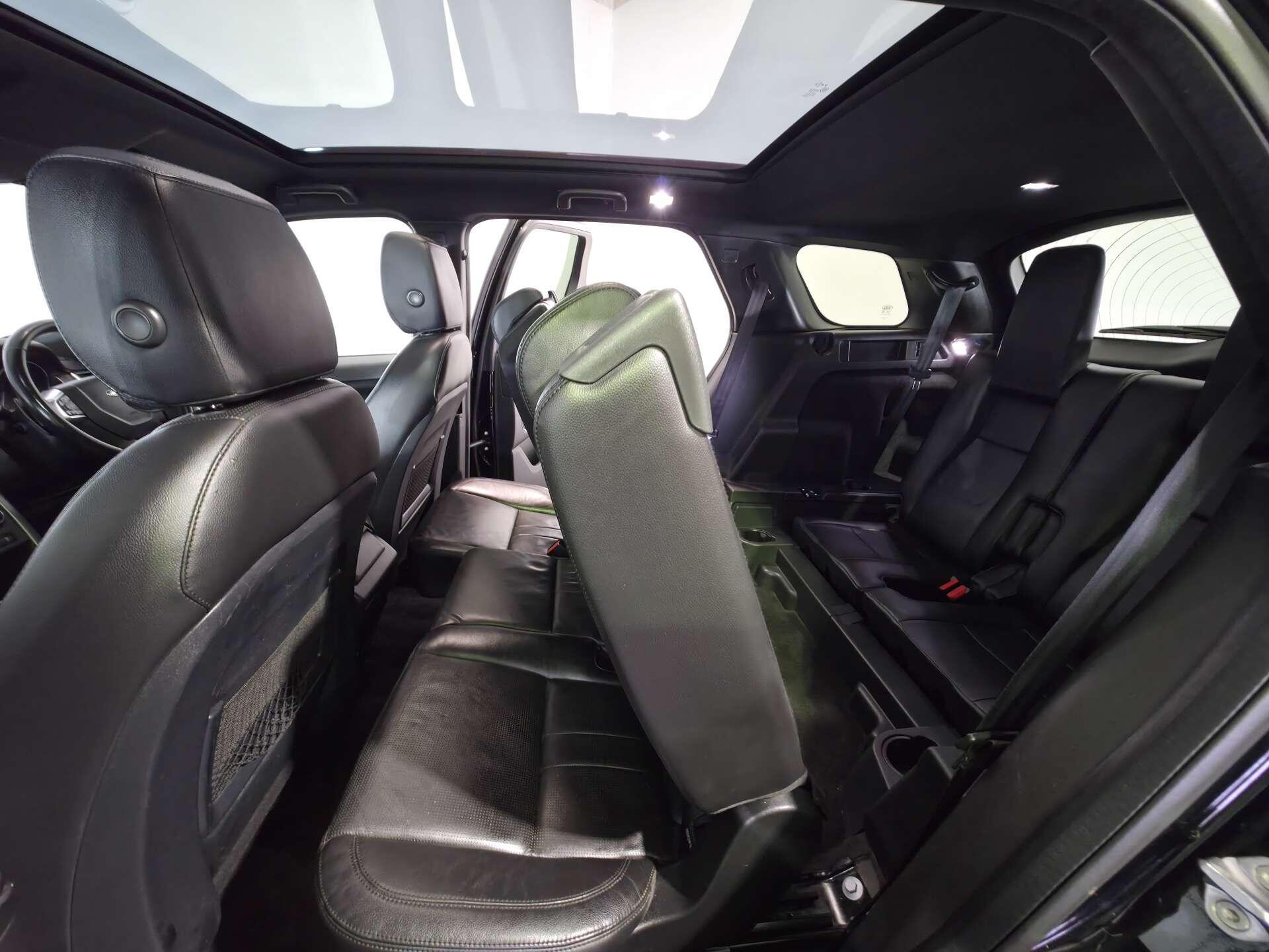 Land Rover Discovery Sport view 20