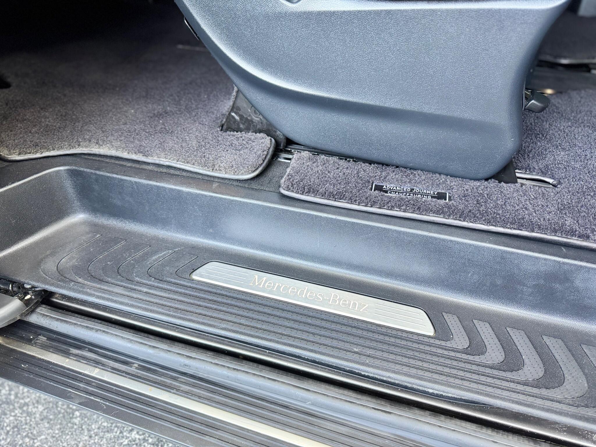 Mercedes-Benz V-Class view 50
