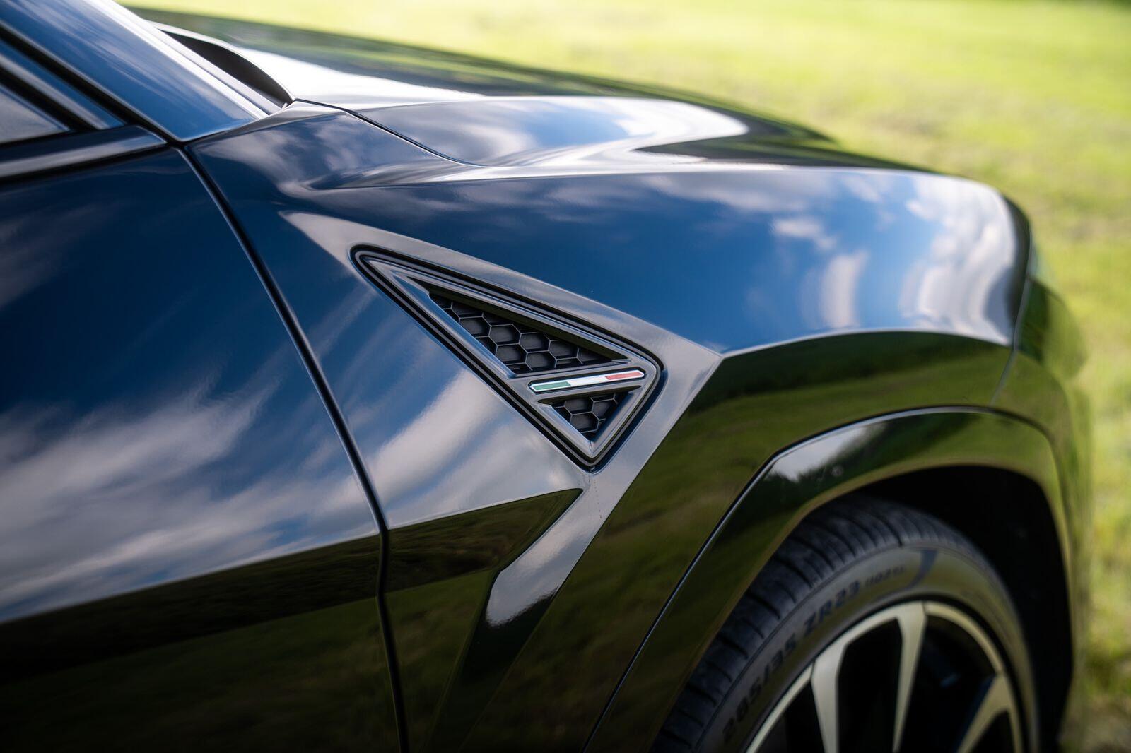 Lamborghini Urus view 12