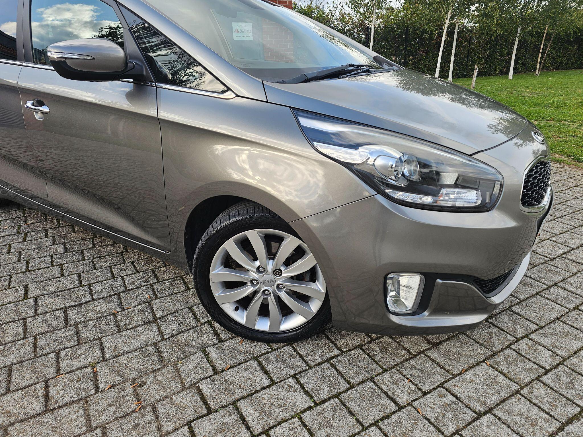 Kia Carens view 14