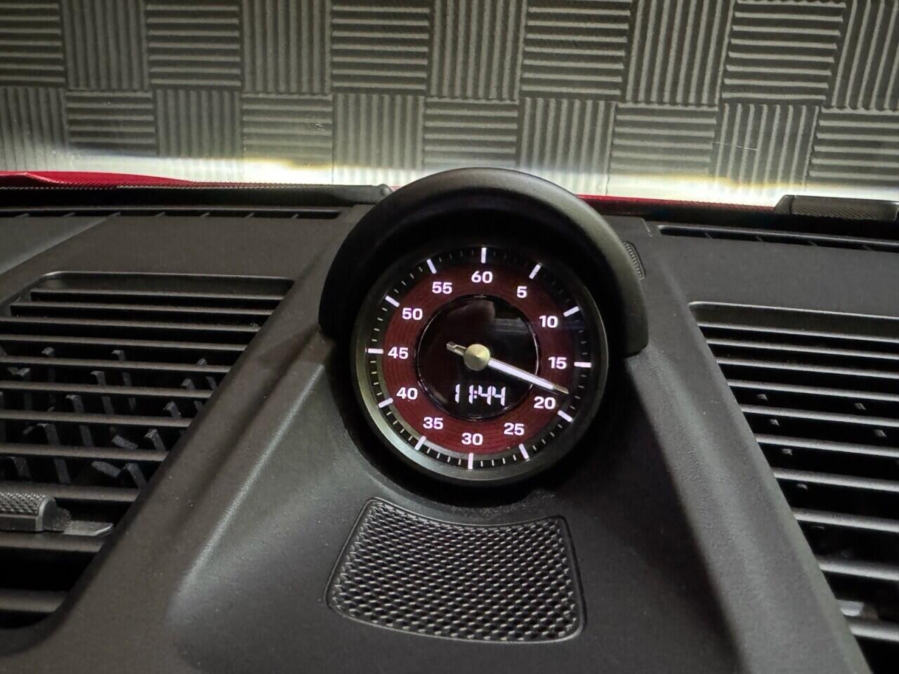 Porsche 911 view 15