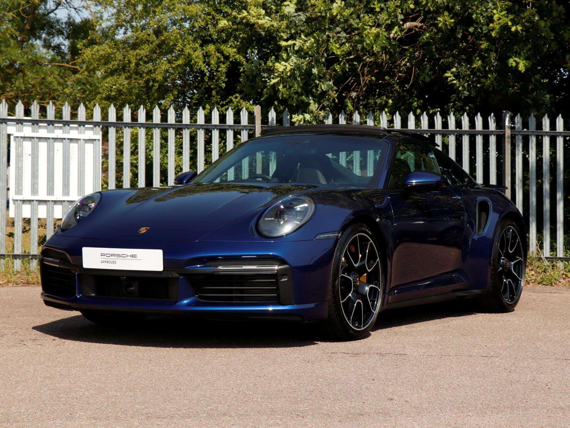 Porsche 911 view 38