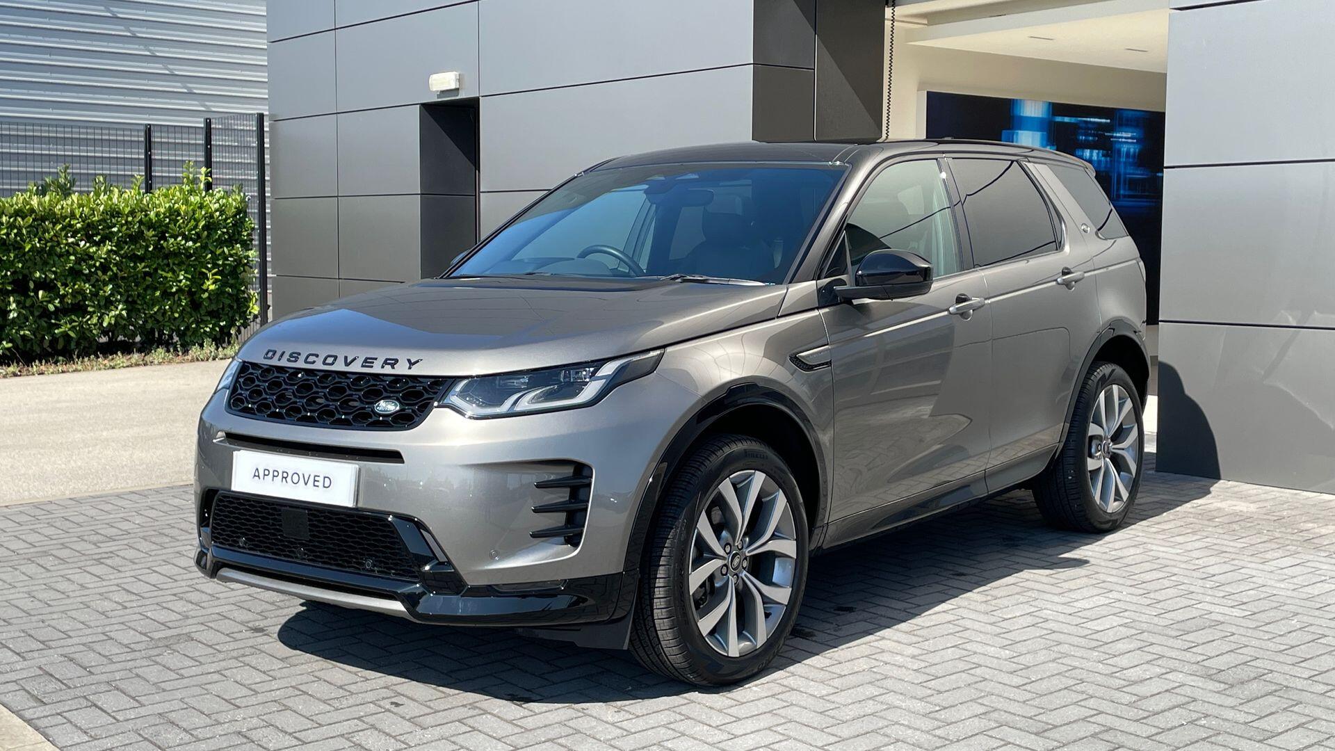 Land Rover Discovery Sport view 30