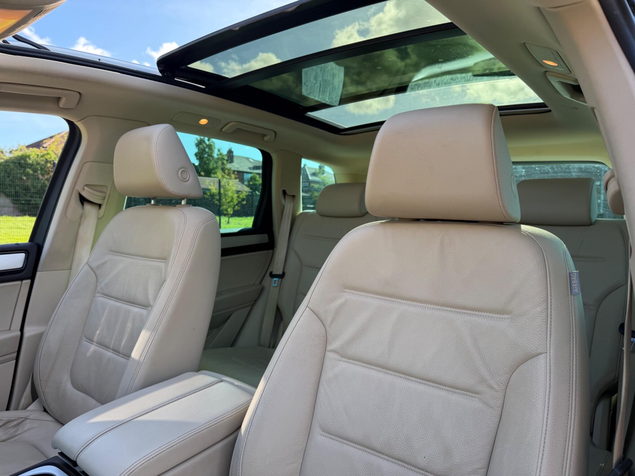 Volkswagen Touareg view 28