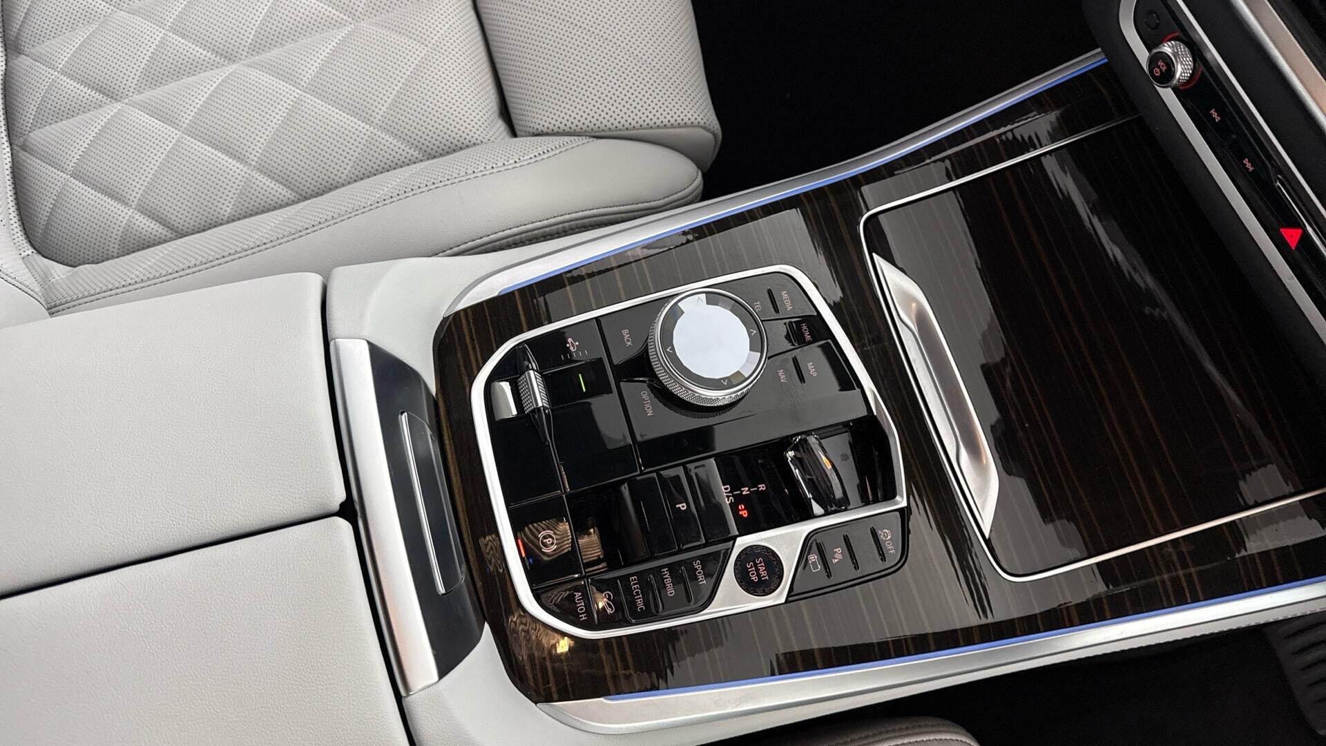 BMW X5 view 10