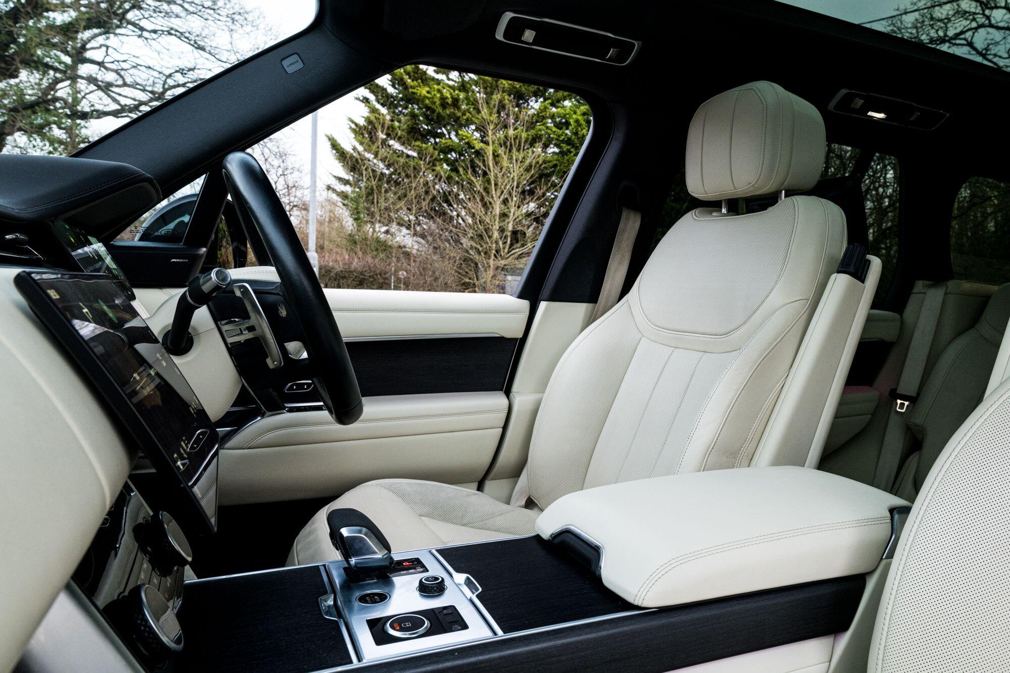 Land Rover Range Rover view 29