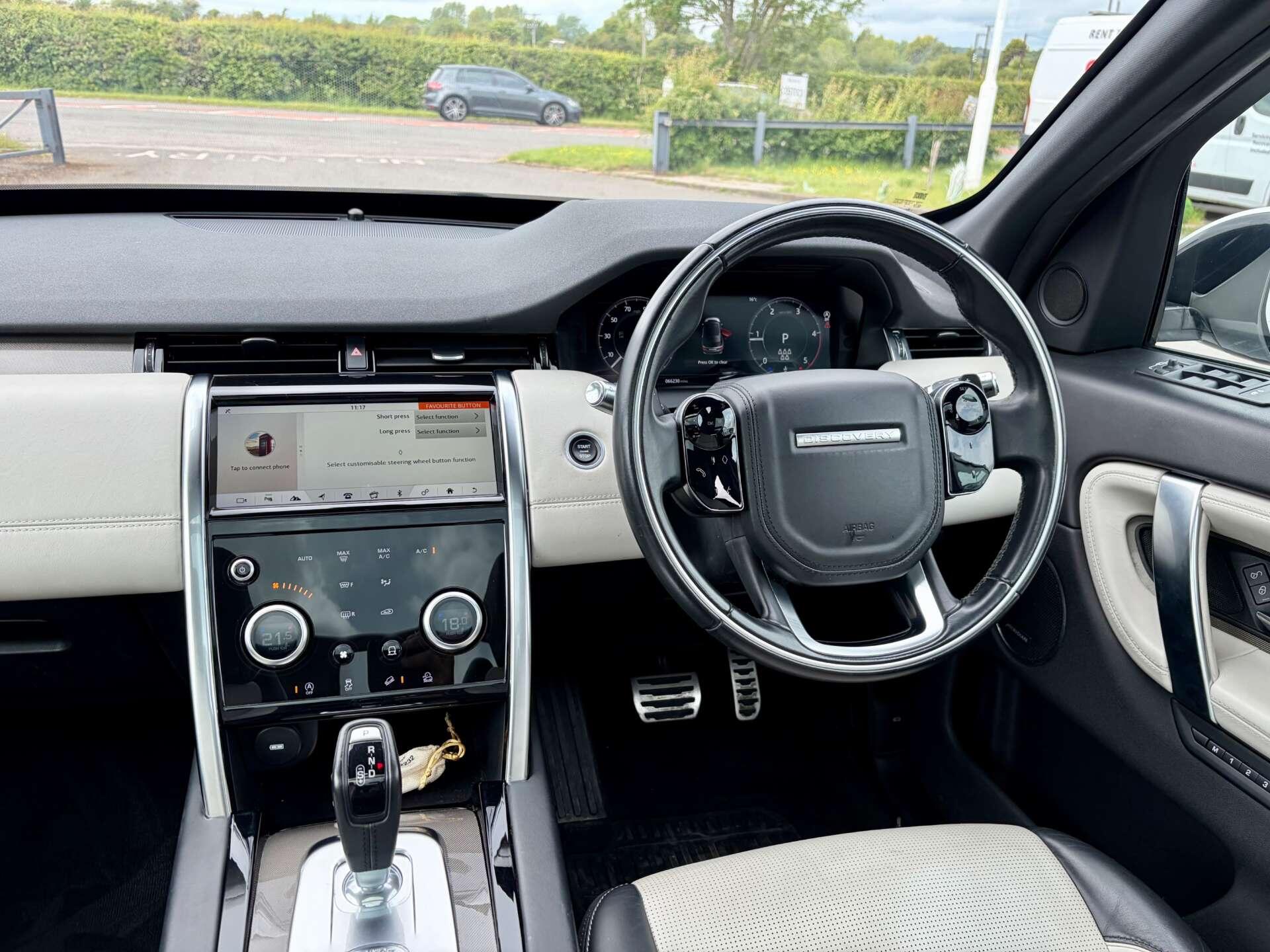 Land Rover Discovery Sport view 2