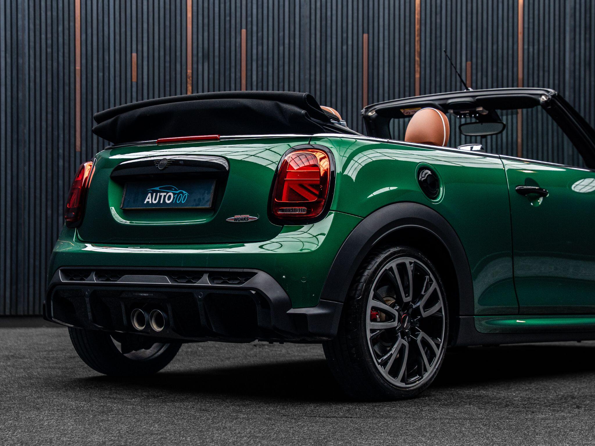Mini Convertible view 23