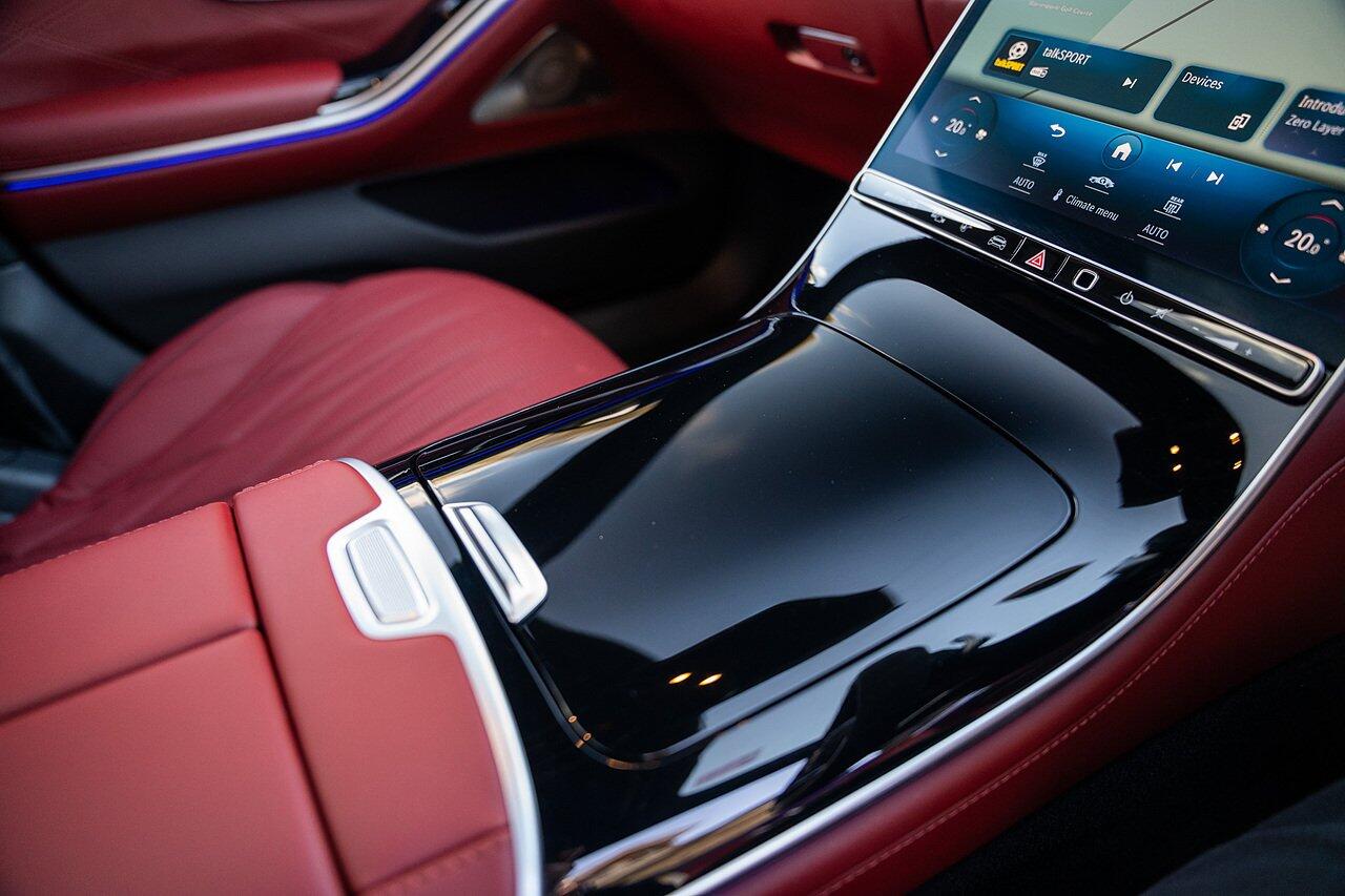 Mercedes-Benz S-Class view 52