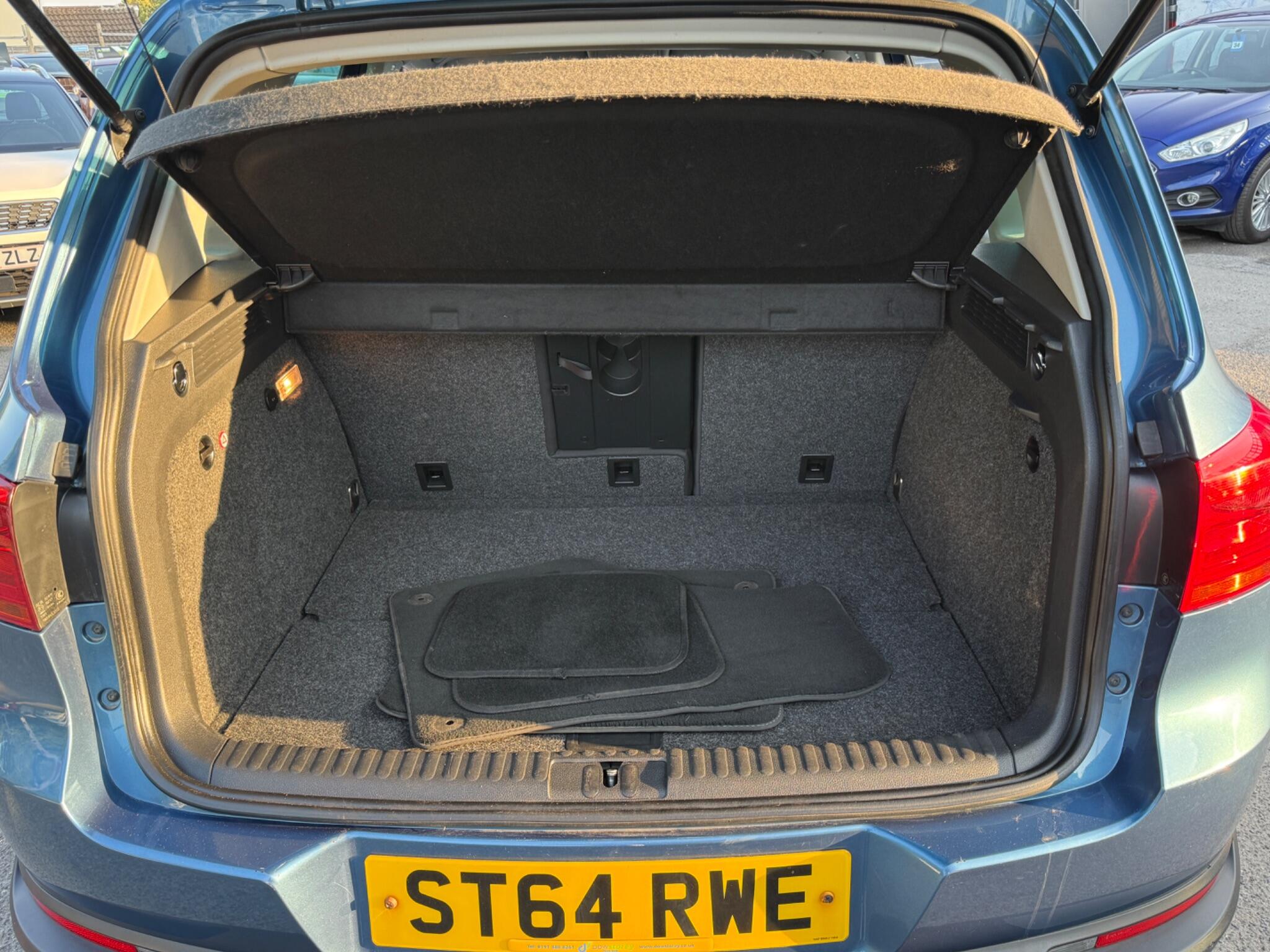 Volkswagen Tiguan - Image 47