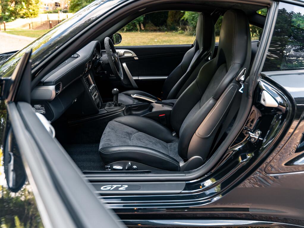 Porsche 911 view 22
