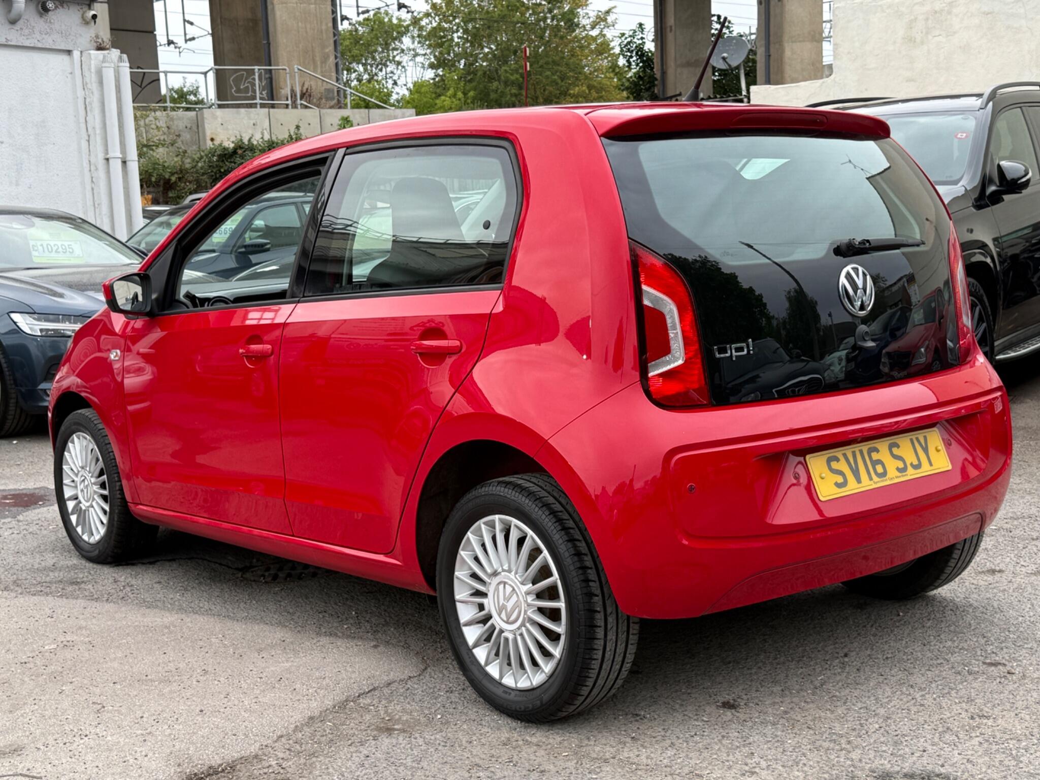 Volkswagen up! - Image 13