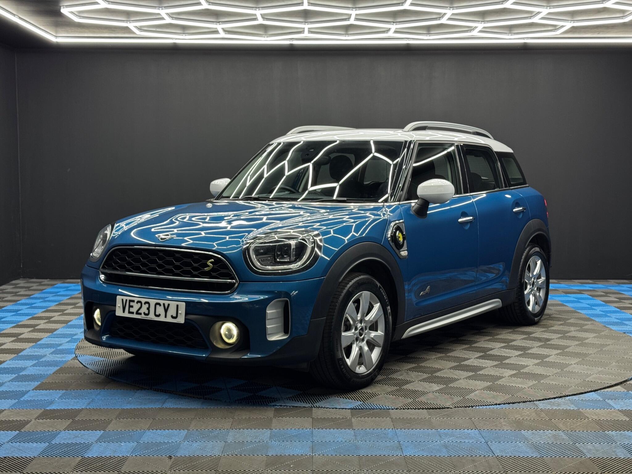 Mini Countryman view 3