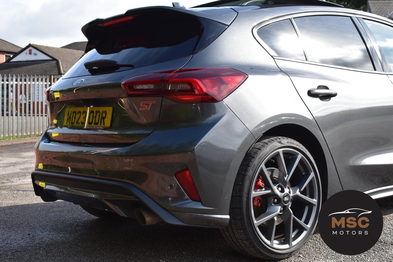 Ford Focus view 28