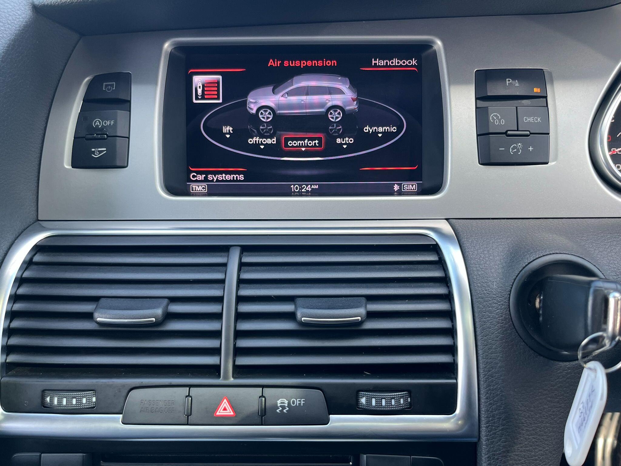 Audi Q7 view 39