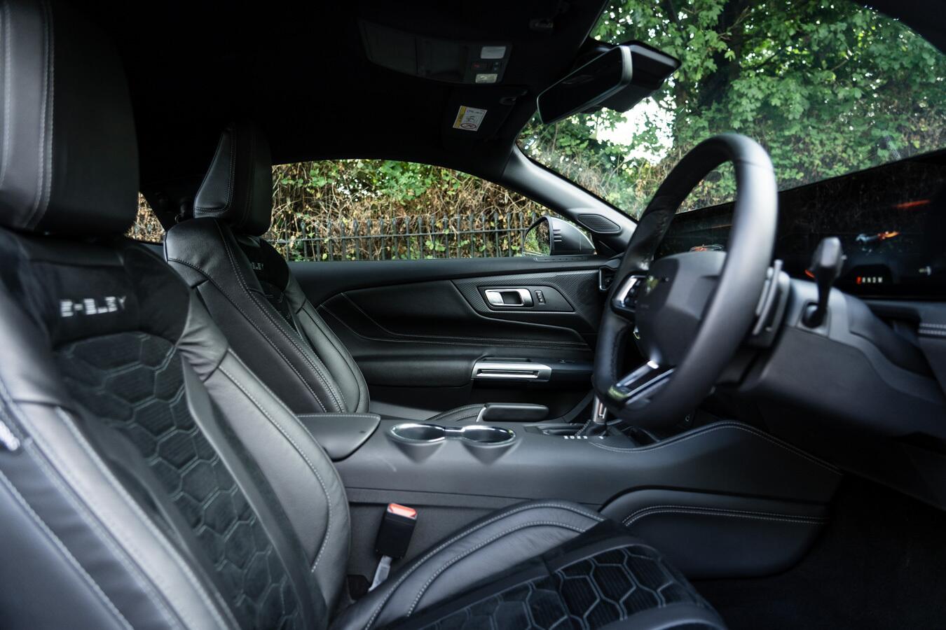Ford Mustang view 38