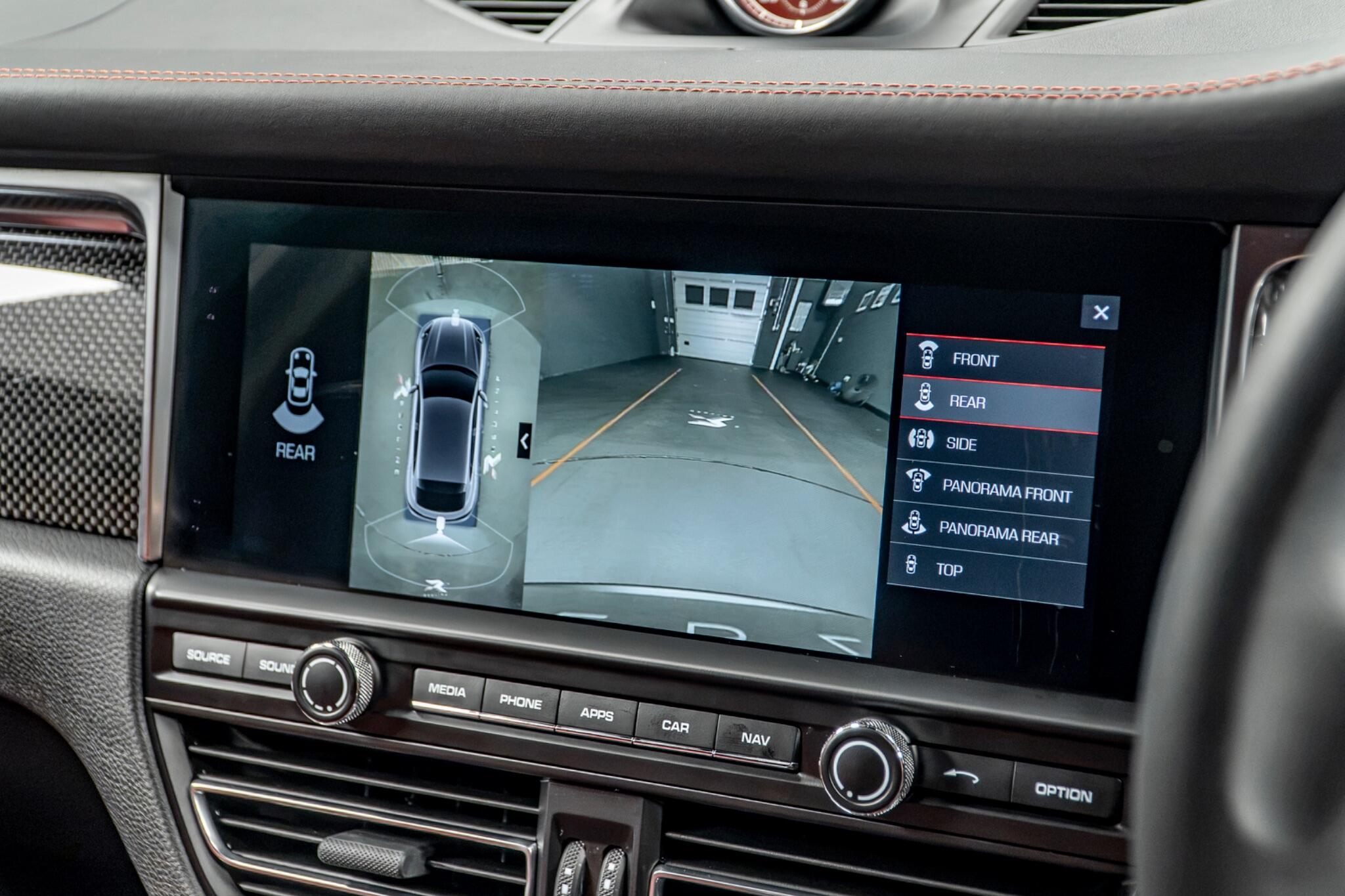 Porsche Macan view 27