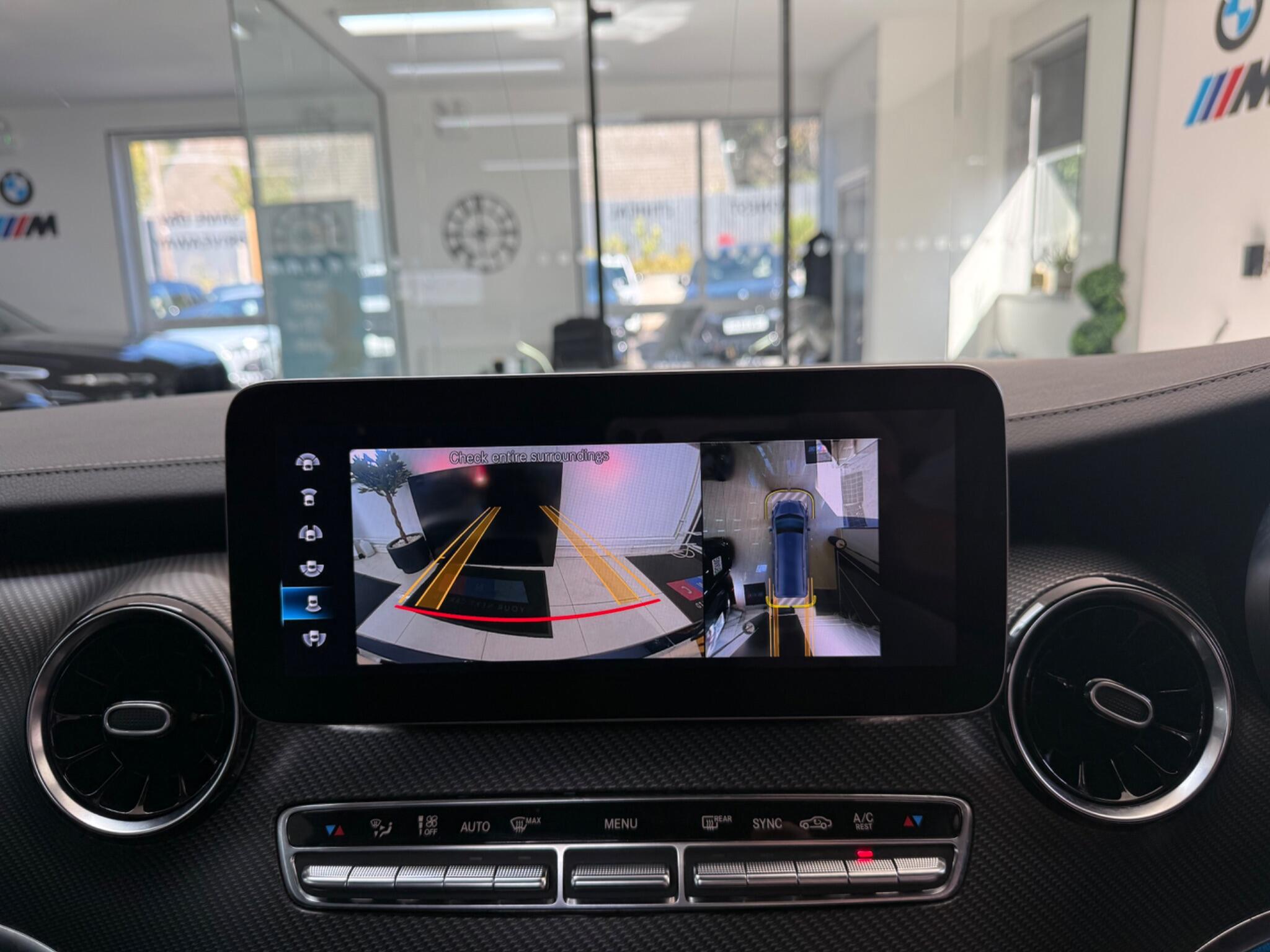 Mercedes-Benz V-Class view 25