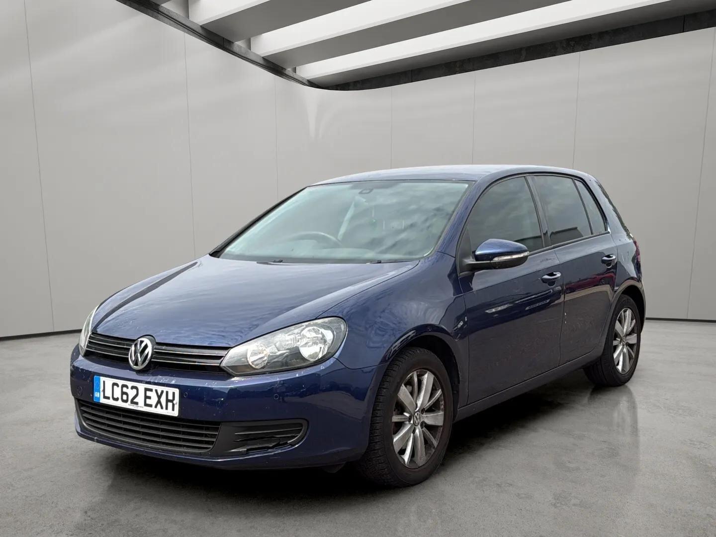 Volkswagen Golf view 3