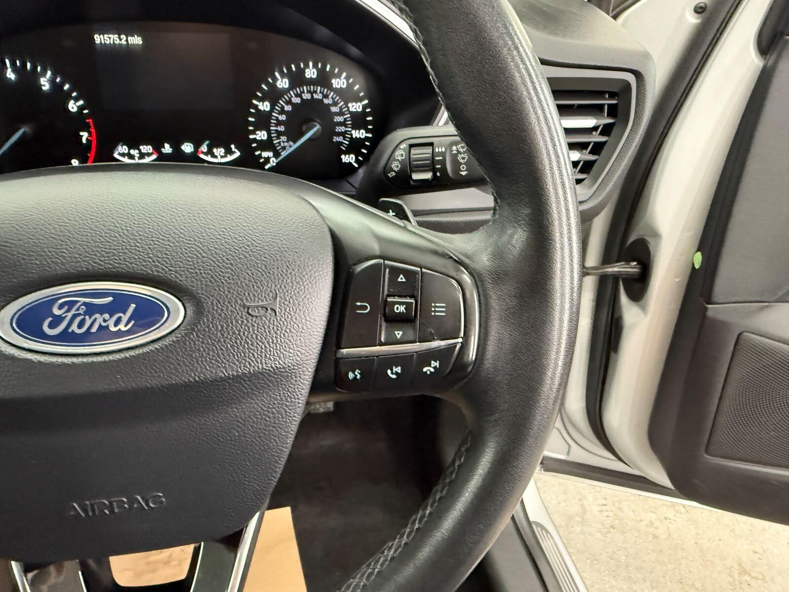 Ford Focus view 35