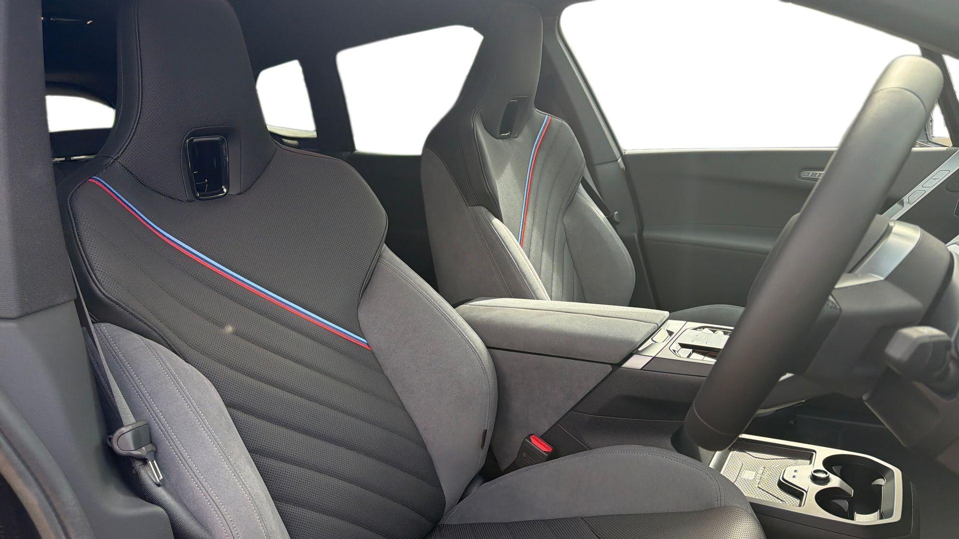 BMW Ix view 11