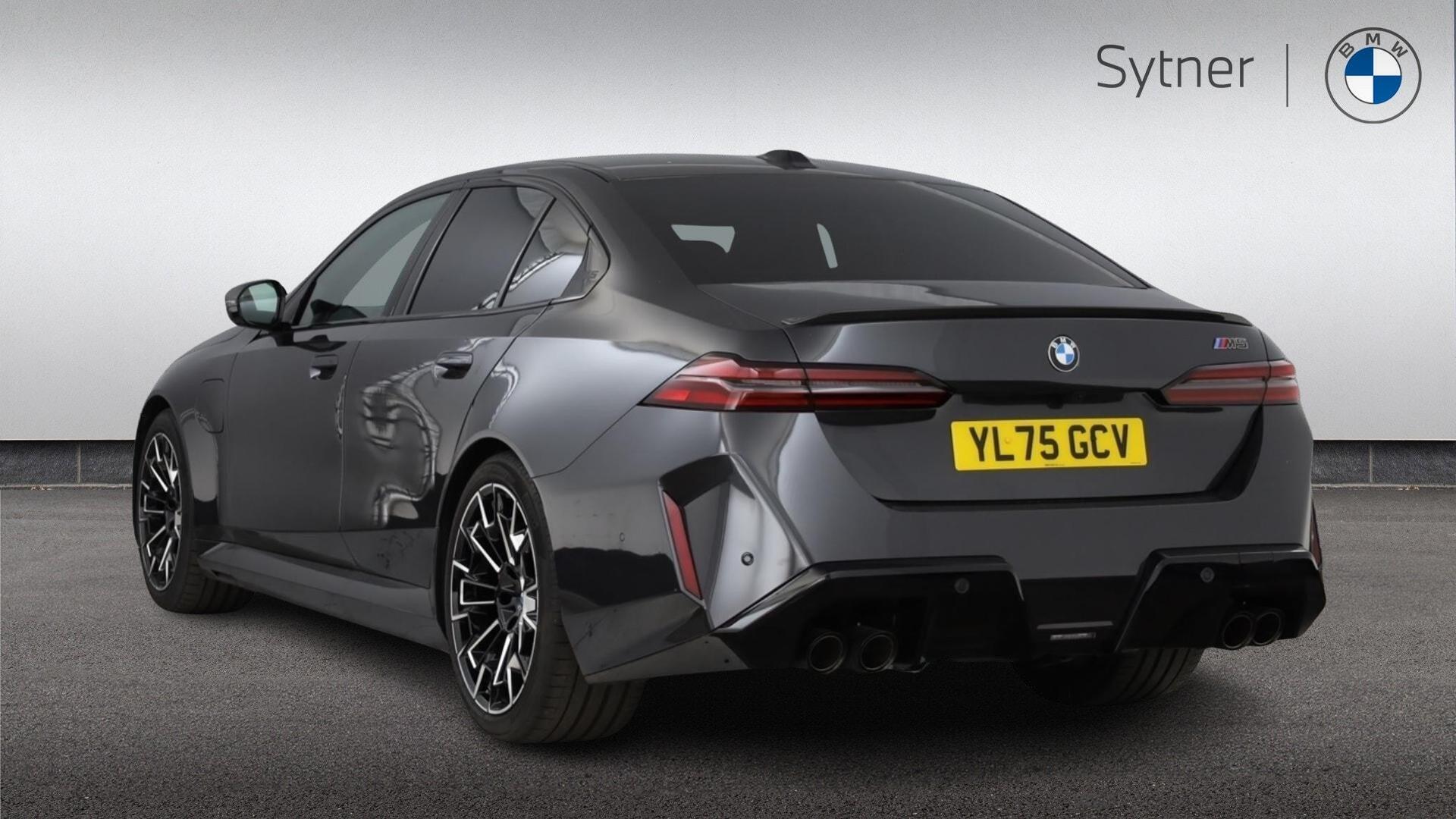 BMW M5 view 2