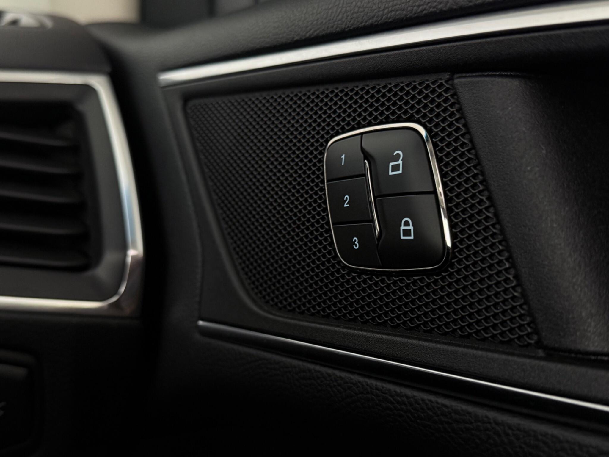 Ford Edge view 19