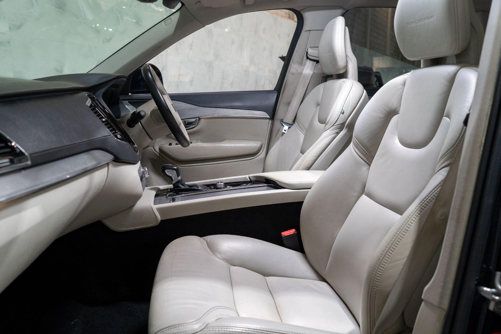 Volvo XC90 view 35