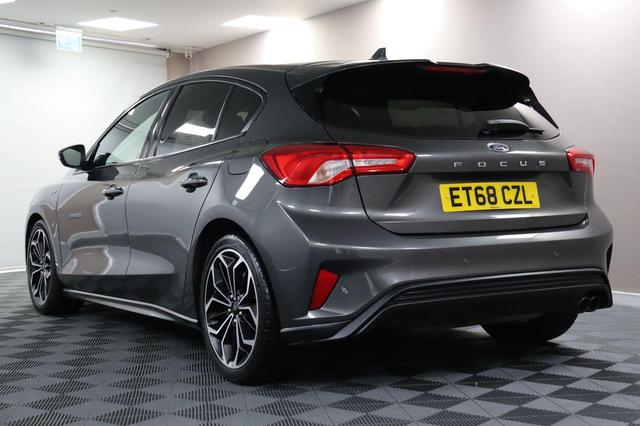 Ford Focus view 22