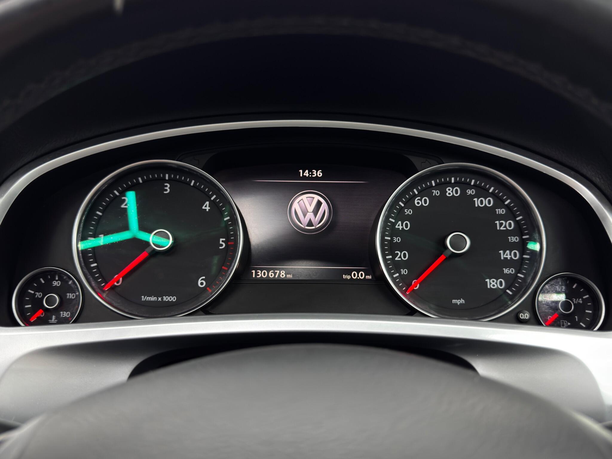 Volkswagen Touareg view 23