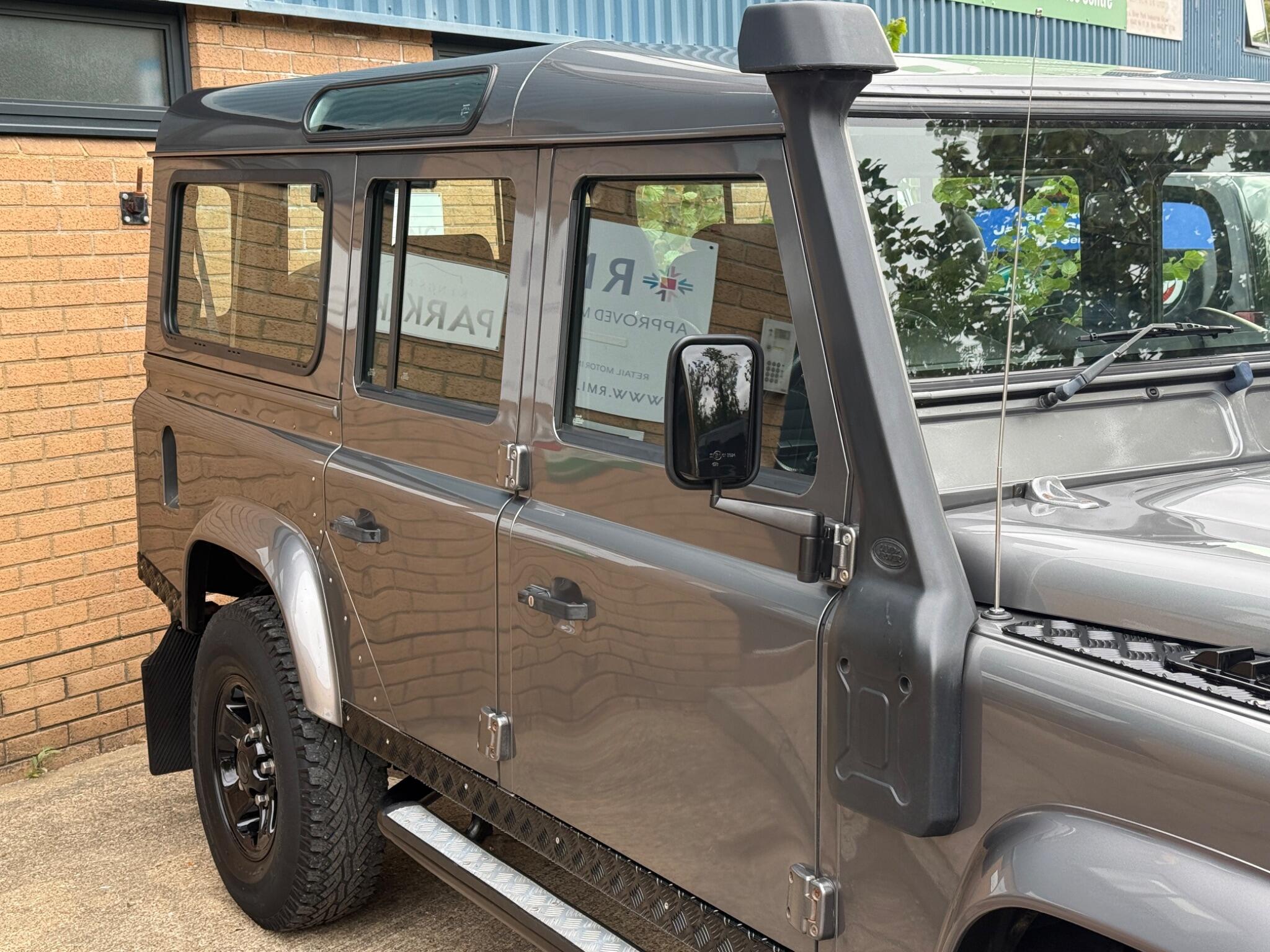 Land Rover Defender view 12