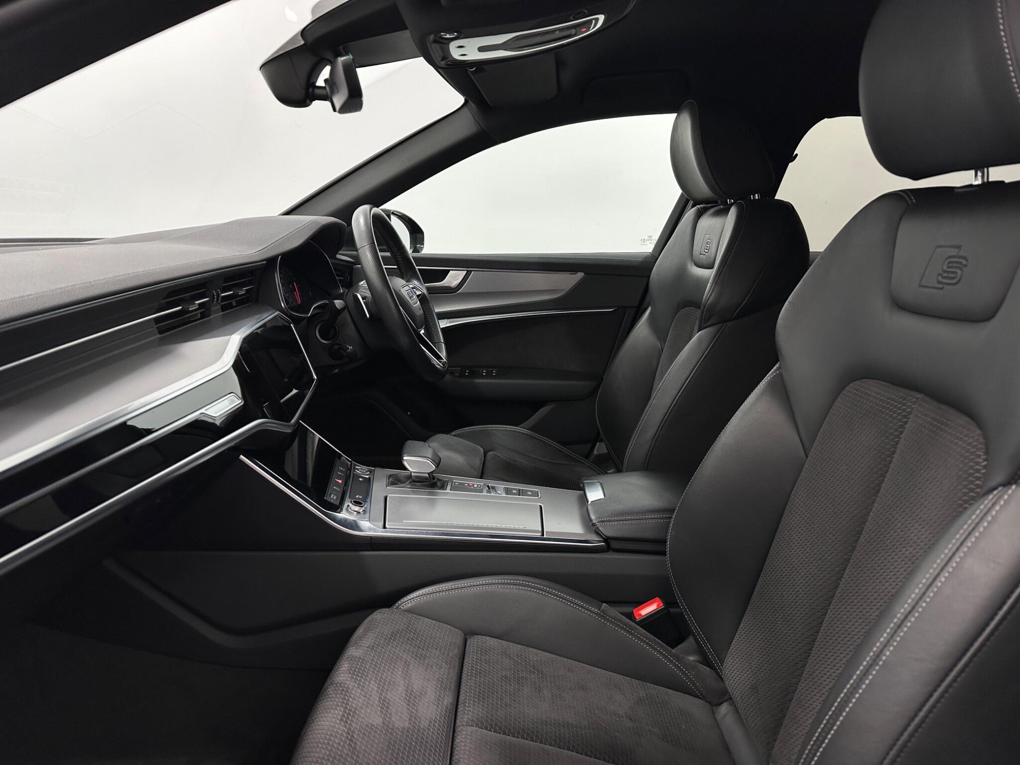 Audi A6 view 34