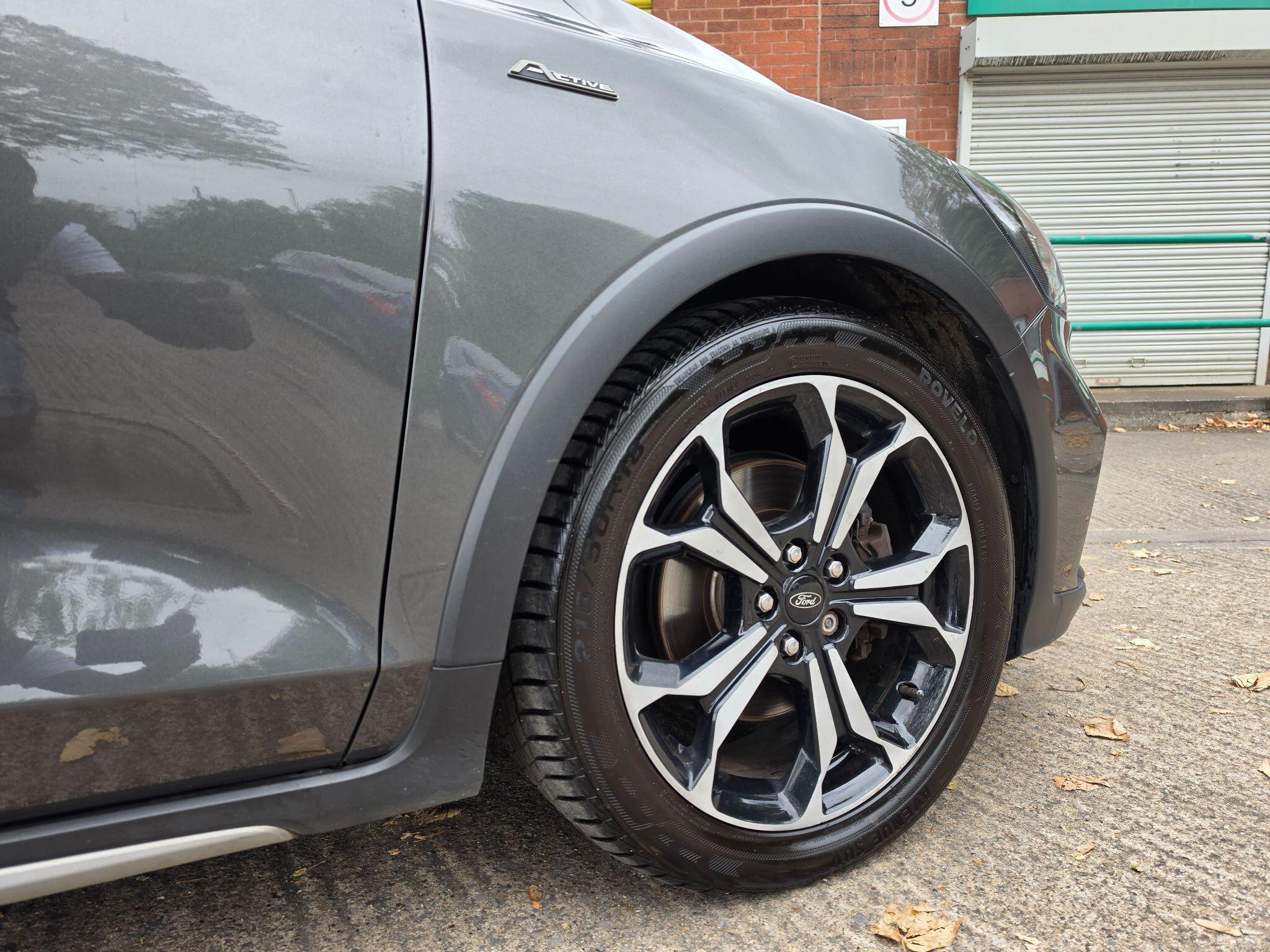 Ford Focus view 2