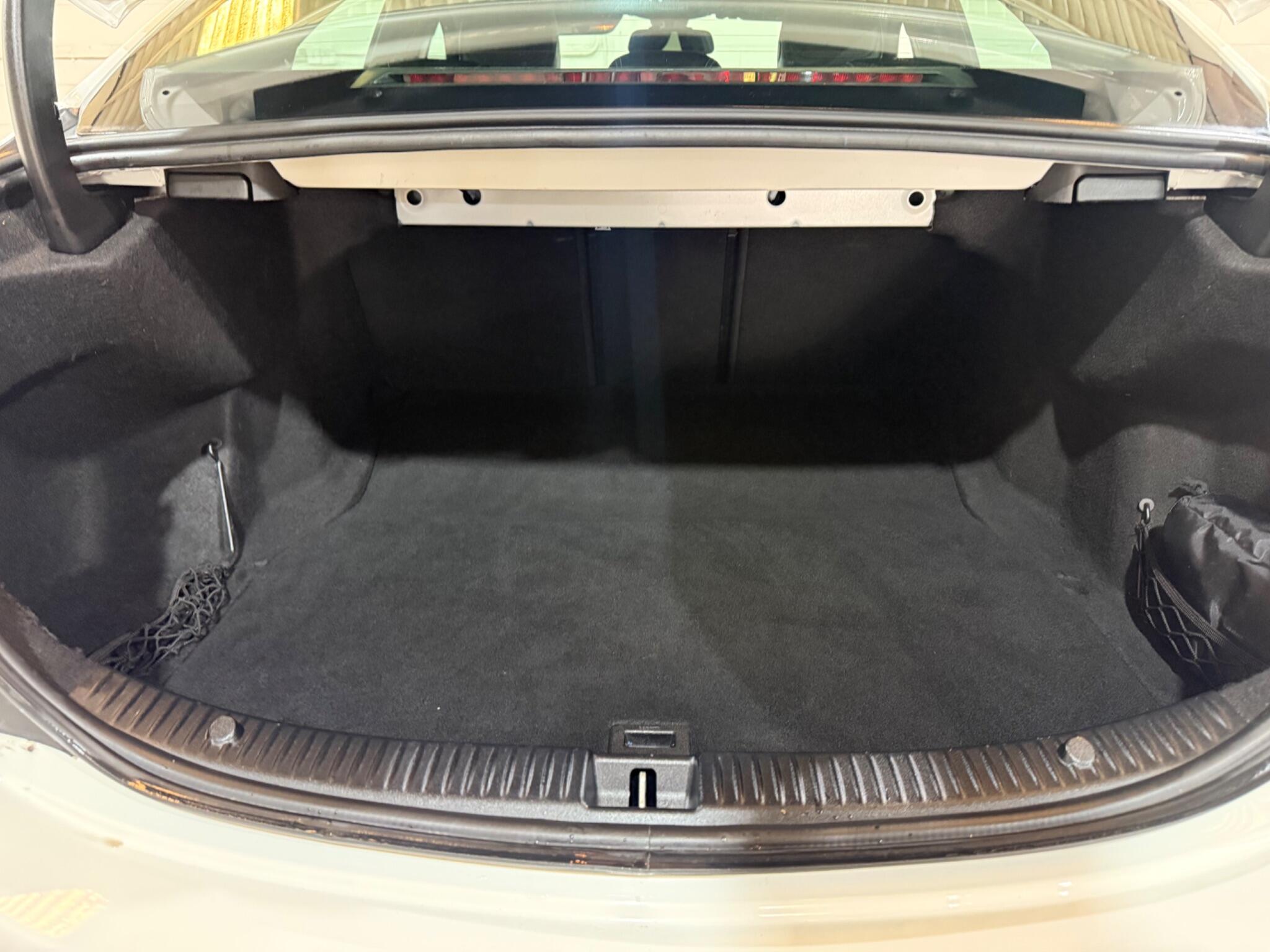 Mercedes-Benz C-Class view 52