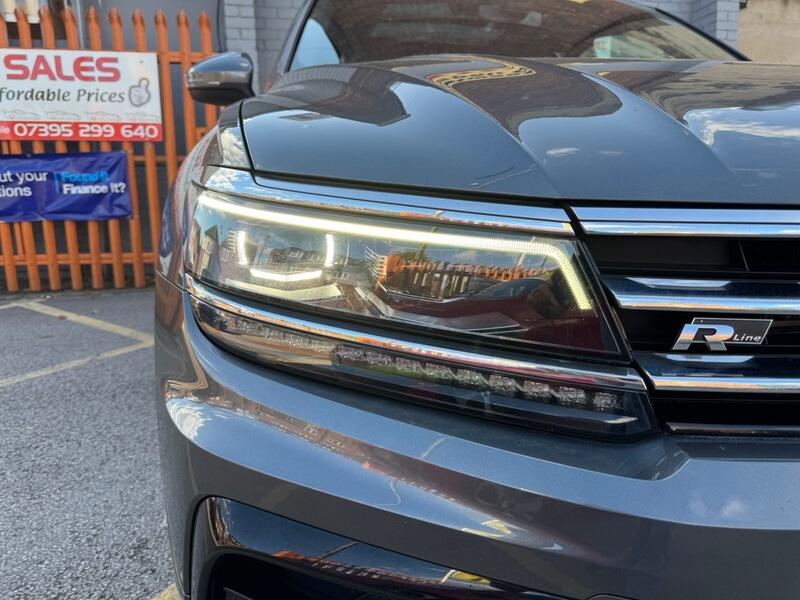 Volkswagen Tiguan view 9