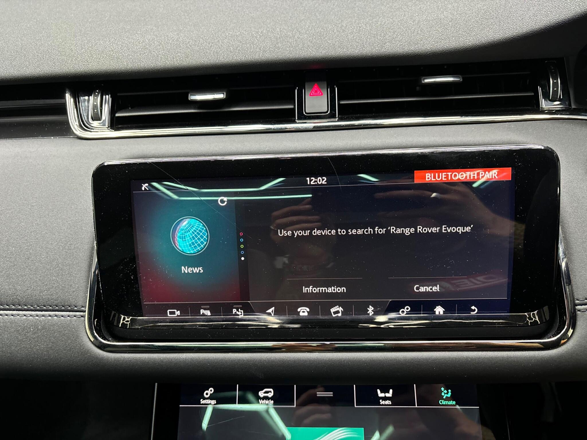 Land Rover Range Rover Evoque view 15