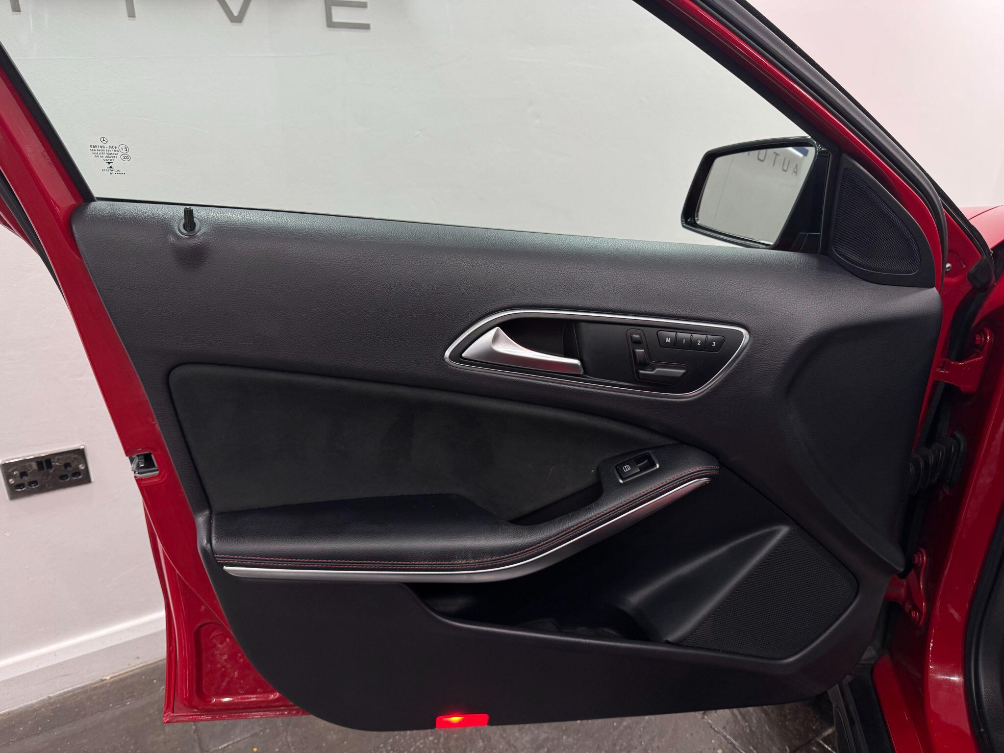 Mercedes-Benz GLA view 54