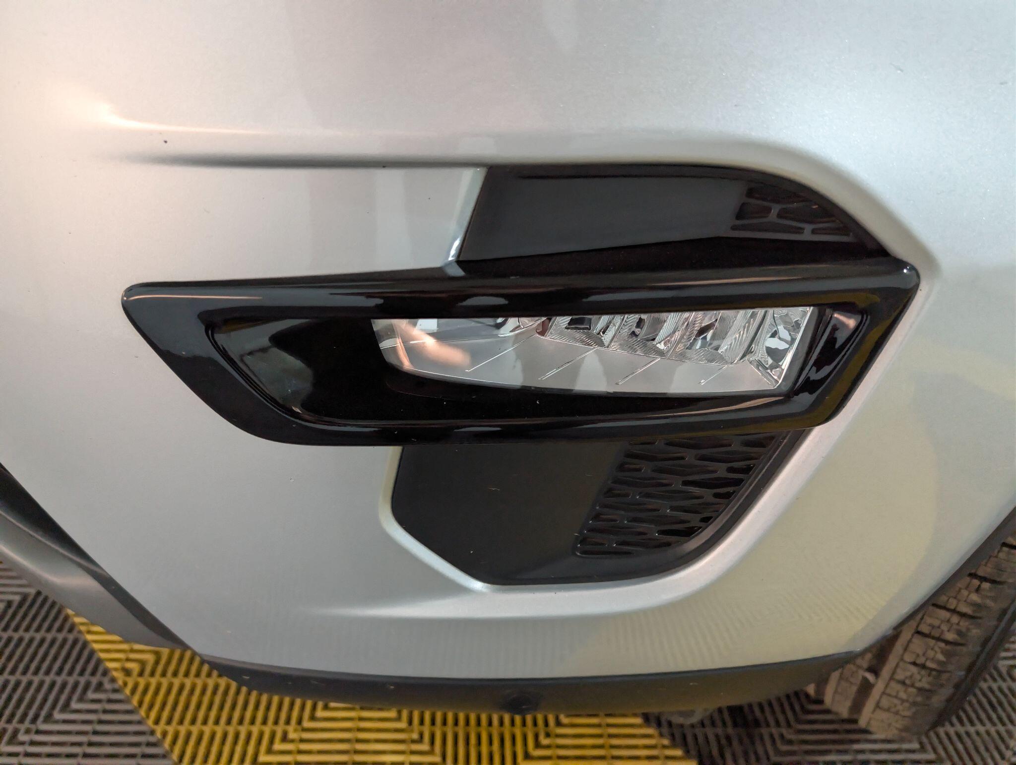 Land Rover Discovery Sport view 44