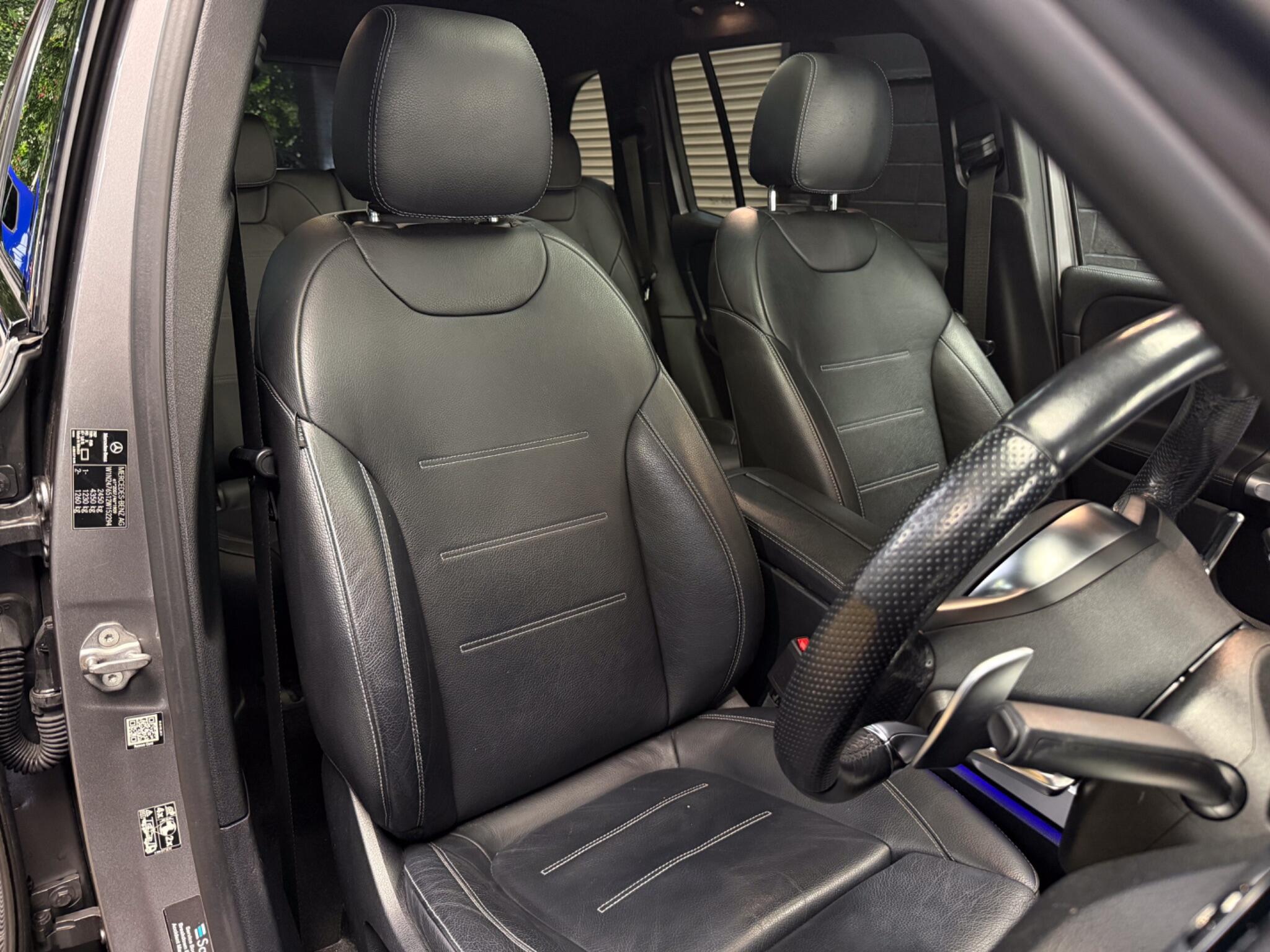 Mercedes-Benz GLB view 20