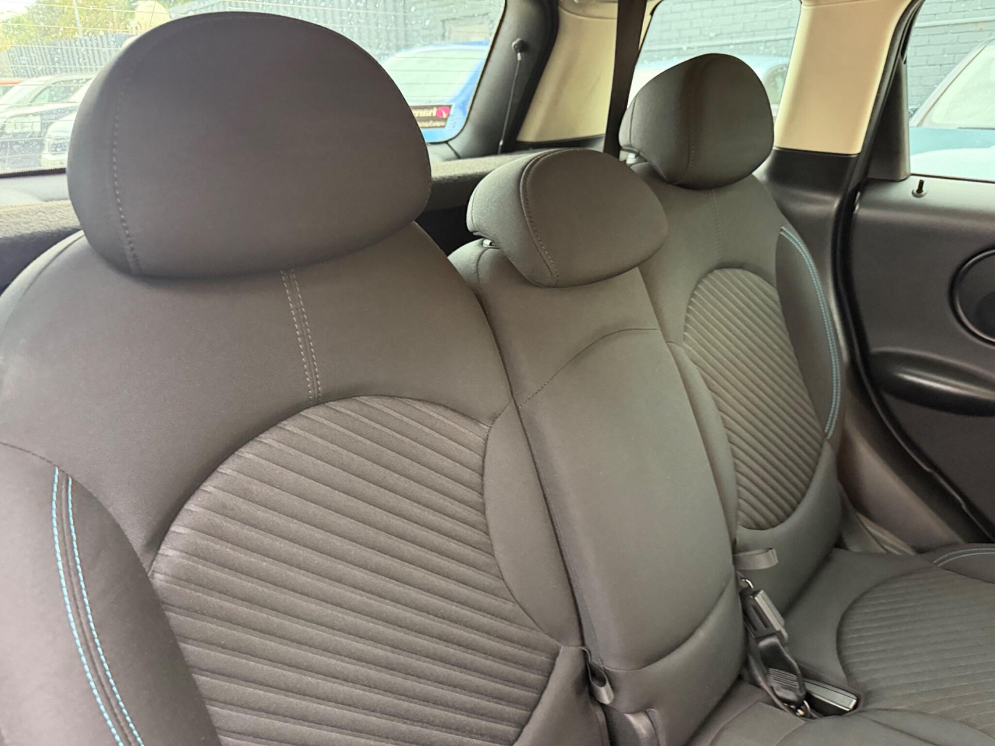 Mini Countryman view 22