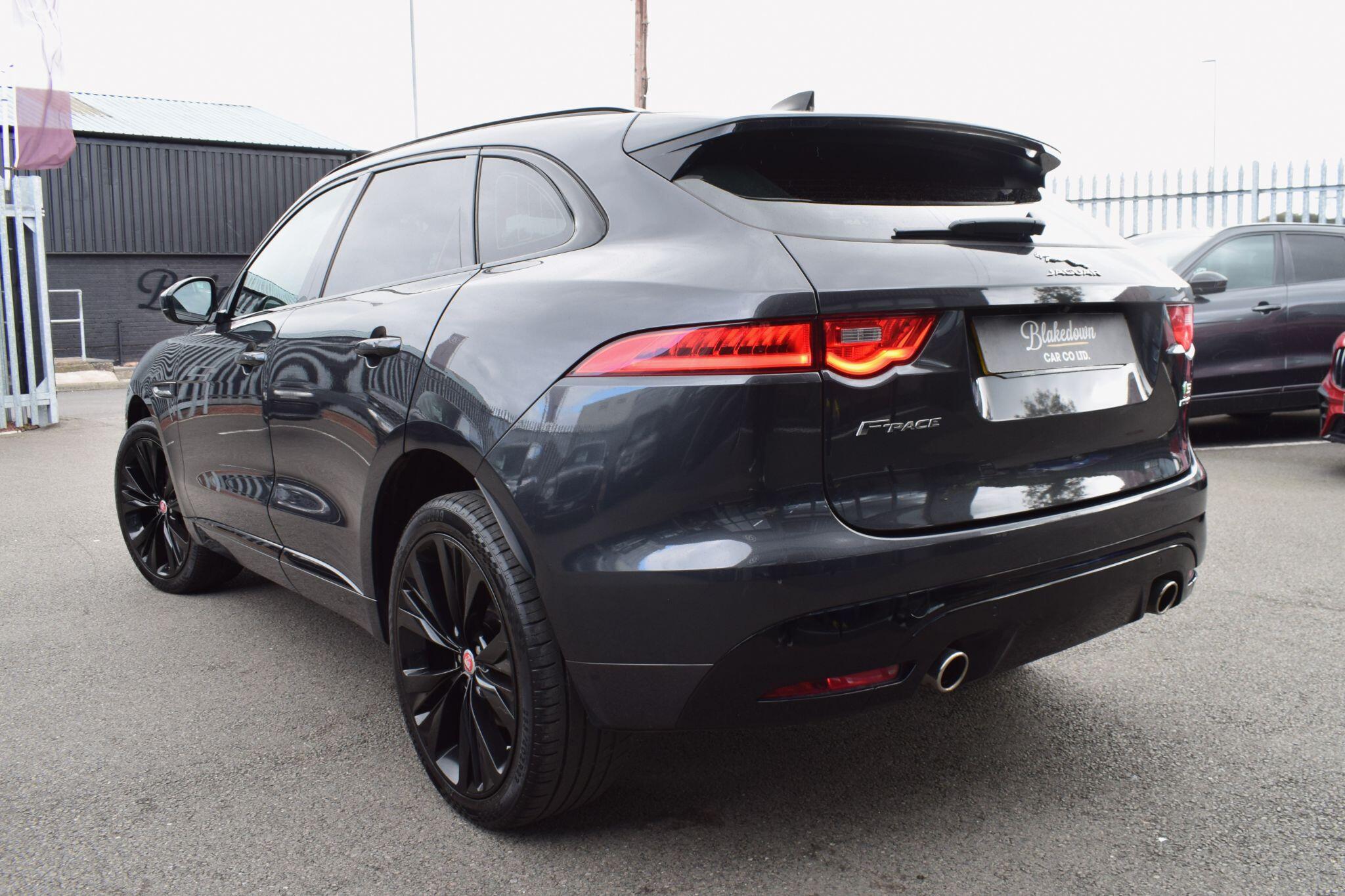 Jaguar F-Pace view 4